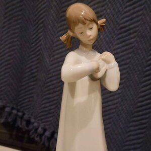 Lladro Figurine 4871 Young Girl With Guitar